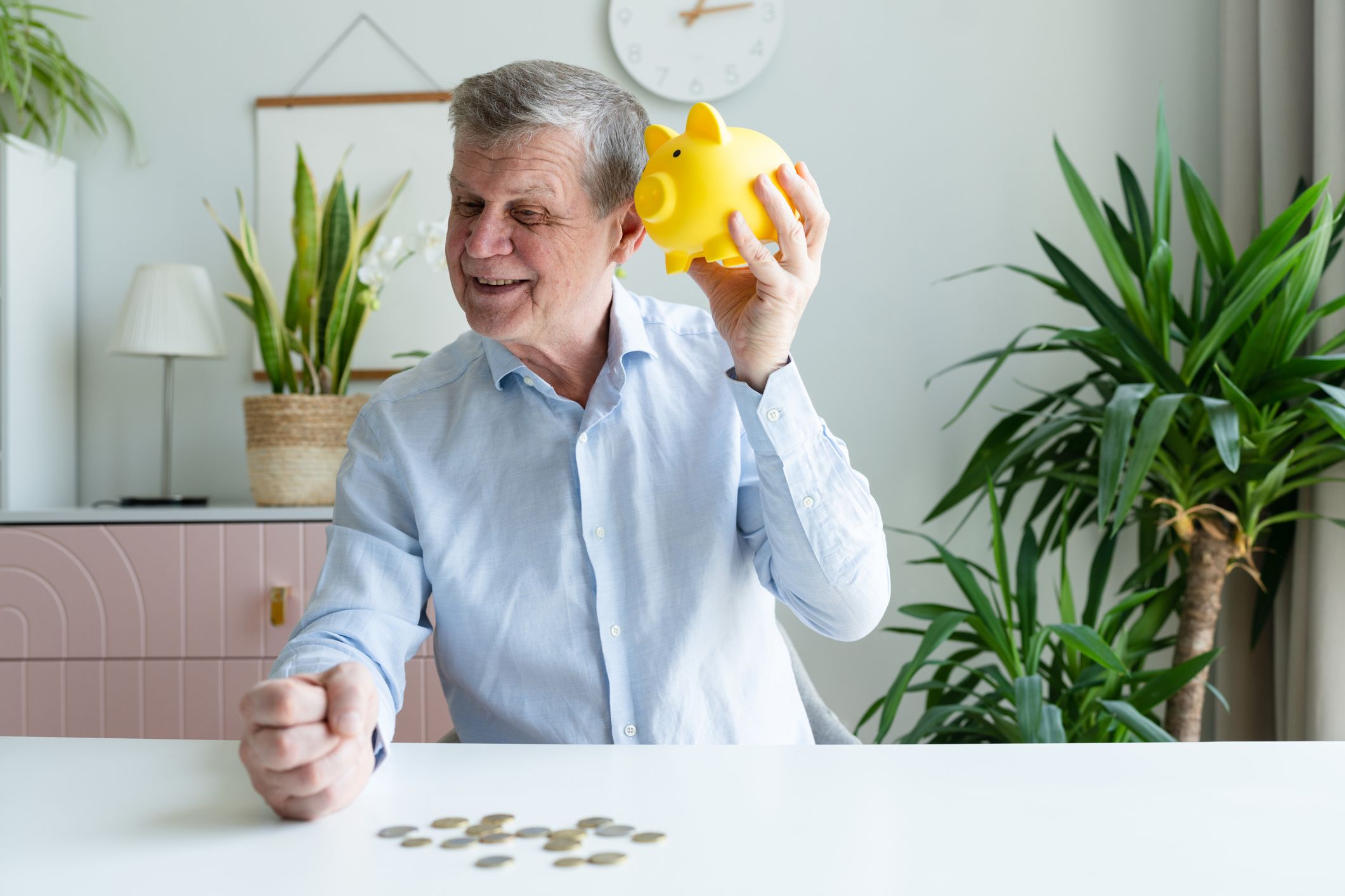 Best Ways to Invest 10000 When Rates Fall in 2026