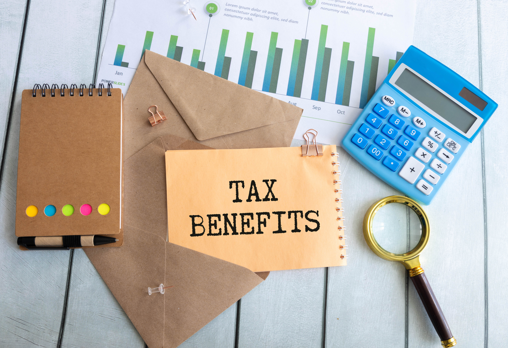 A diagram highlighting the tax-deductible benefits of donating to a Donor-Advised Fund.